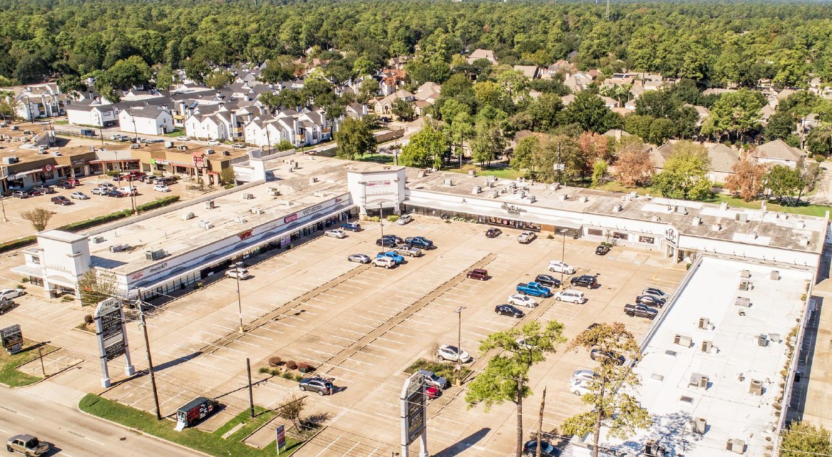 Elegant Chelsea - Retail Shopping Center
